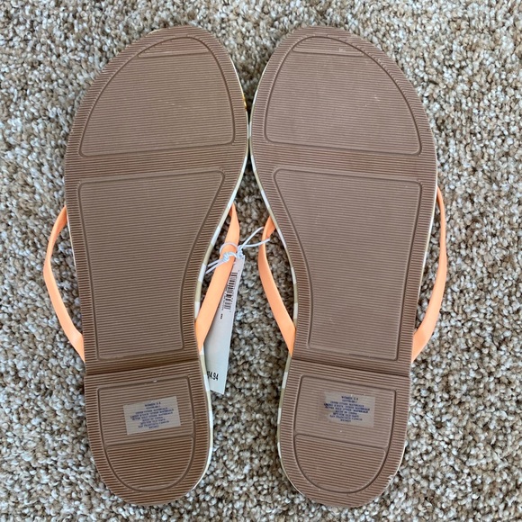 OLD NAVY - Soft Neon Sandals - 8 - Picture 5 of 5